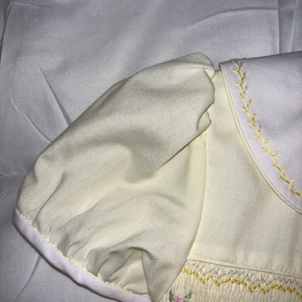 Elegant Girls' Pale Yellow Formal Dress with Smocked Bodice Heirloom Quality NWT - Picture 7 of 17